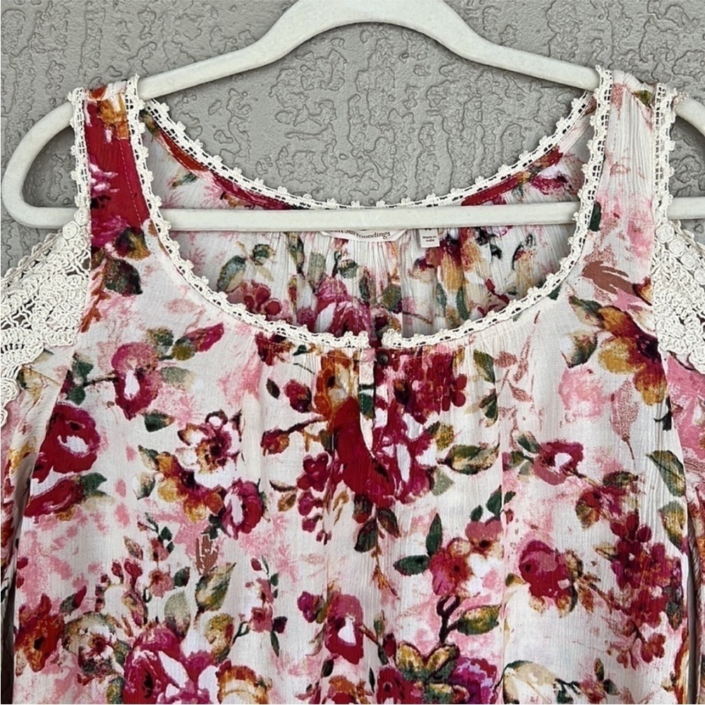 Soft Surroundings Floral Crochet Lace Cold Shoulder Top Petite Small - Picture 5 of 11